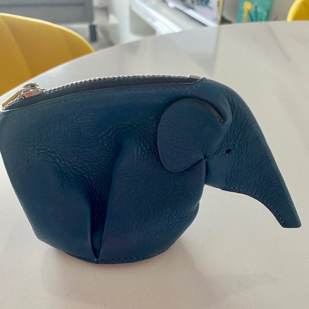 LOEWE Elephant Coin holder 100% Calfskin. Authentic.